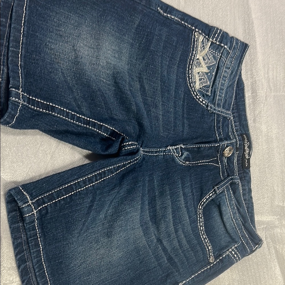 Size 7 South Pole Denim Shorts. Good condition. All bling looks good.